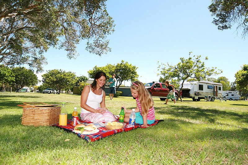 Kirra Beach family time for a picnic in the shade